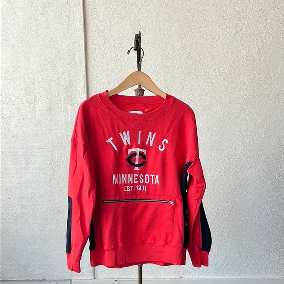 Genuine Merchandise Other - Minnesota Twins Red Sweatshirt Size Large
